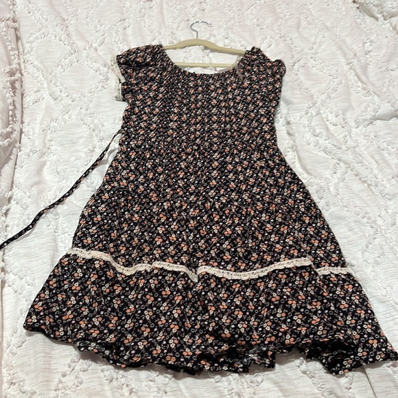 Cute black and many different kind of pink flowers dress - Picture 2 of 2